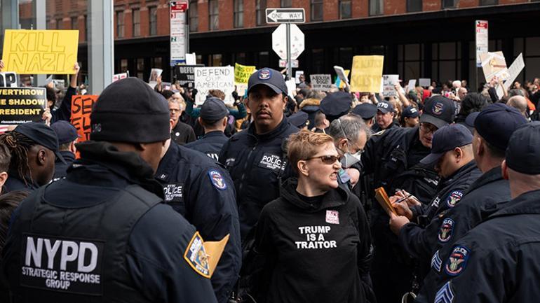 Elon Musk binlerce memurun işine son vermişti... ABDde Tesla protestoları büyüyor