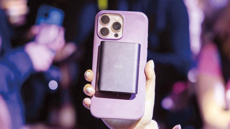 Dünyanın en büyük teknoloji şovu Barcelona’da başladı... Yapay zekâ fuarı ele geçirdi