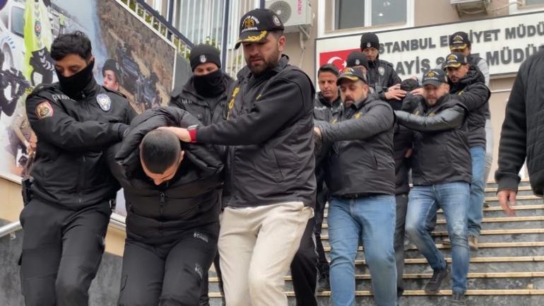 İstanbulda esnafın kâbusu oluşlardı... Evlerinde bomba ve çok sayıda silah ele geçirildi