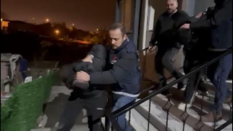 İstanbulda esnafın kâbusu oluşlardı... Evlerinde bomba ve çok sayıda silah ele geçirildi