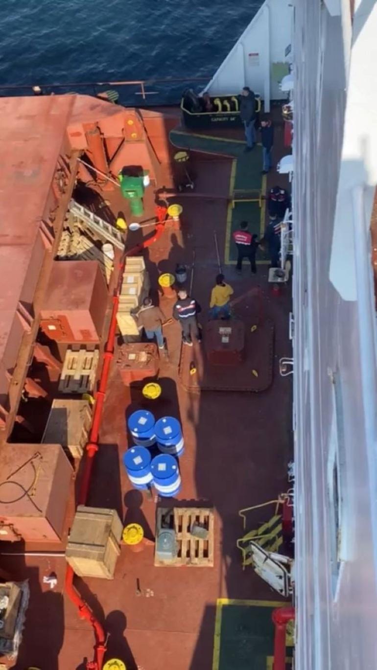 36,5 milyon dolarlık uyuşturucu operasyonundan yeni detaylar Maskeyle geldiler, 14 çuvalı kayığa taşıdılar