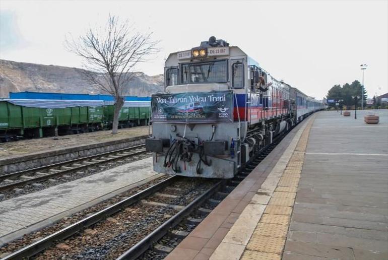 5 yıl aradan sonra komşu ülkenin başkentine tren seferleri başladı