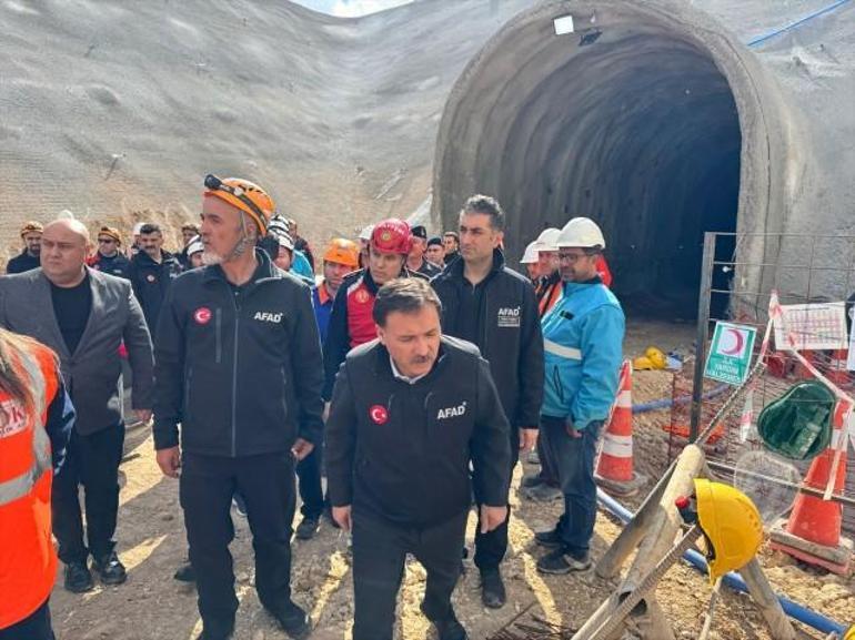 Tren tüneli inşaatına kaya düştü: 1 ölü, 1 yaralı var