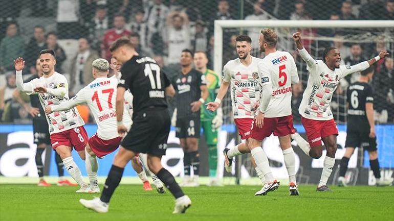 Beşiktaşta Gaziantep yenilgisi sonrası sert eleştiri Takım çaresiz kalıyor, isyankar değil Hakem kontrolü tamamen kaybetti
