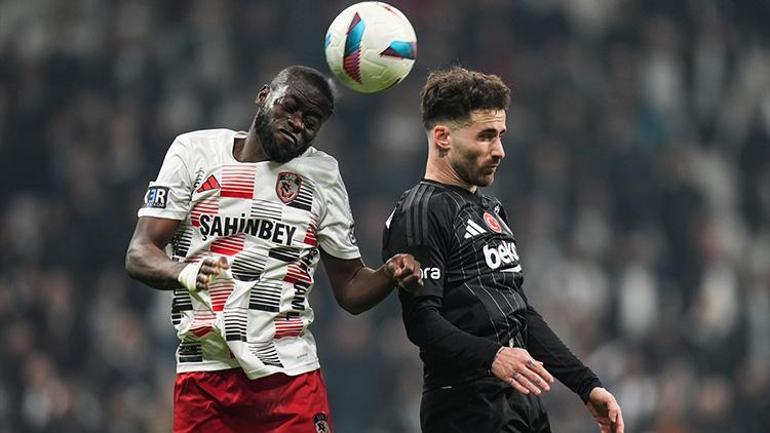 Beşiktaşta Gaziantep yenilgisi sonrası sert eleştiri Takım çaresiz kalıyor, isyankar değil Hakem kontrolü tamamen kaybetti