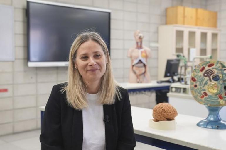 Liseli Cerenin beyinle ilgili projesine TÜBİTAKtan ödül Amacım insanlığa fayda sağlamak