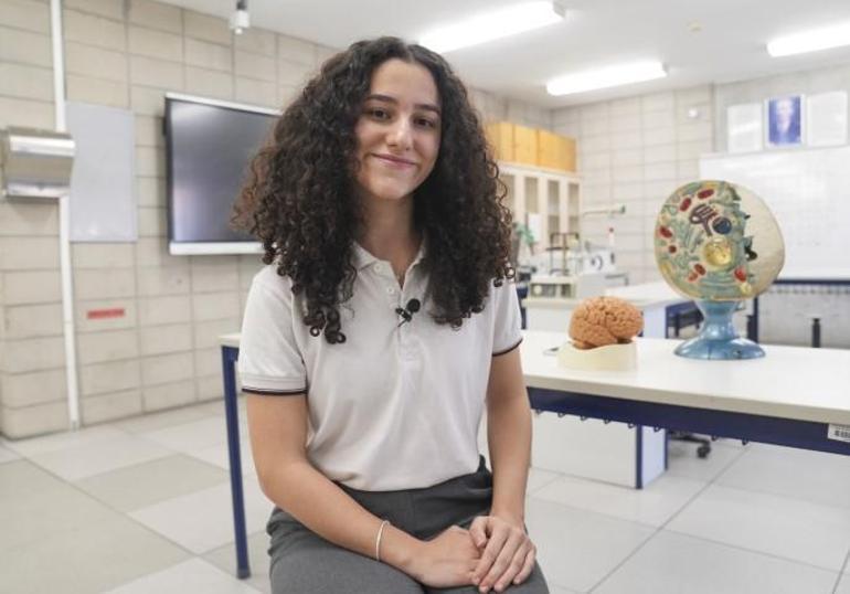Liseli Cerenin beyinle ilgili projesine TÜBİTAKtan ödül Amacım insanlığa fayda sağlamak