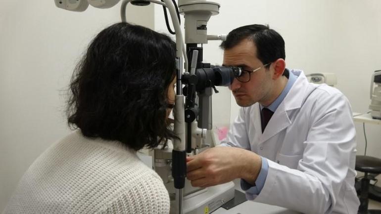 Son günlerde çok fazla reklamı yapılıyor Uzmanlar uyardı: Gözünüzü kör edebilir, sosyal medyadaki akıma kapılıp yapmayın