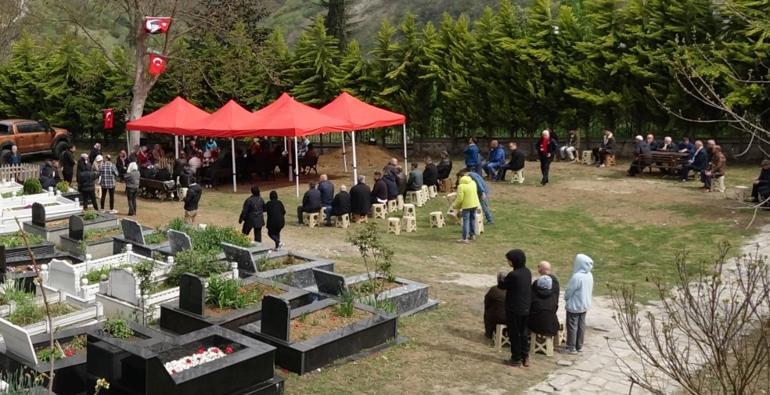 Sevenleri, Volkan Konak��n mezar�na ak�n etti! 'A�abeyimi kaybetmi� gibiyim