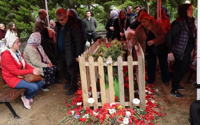 Sevenleri, Volkan Konak��n mezar�na ak�n etti! 'A�abeyimi kaybetmi� gibiyim