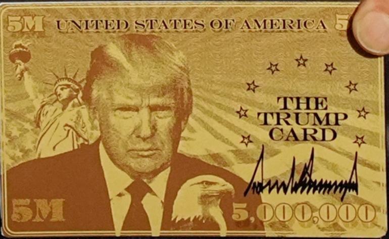 Trump altın kartı resmen tanıttı... İlk kez gösterdi