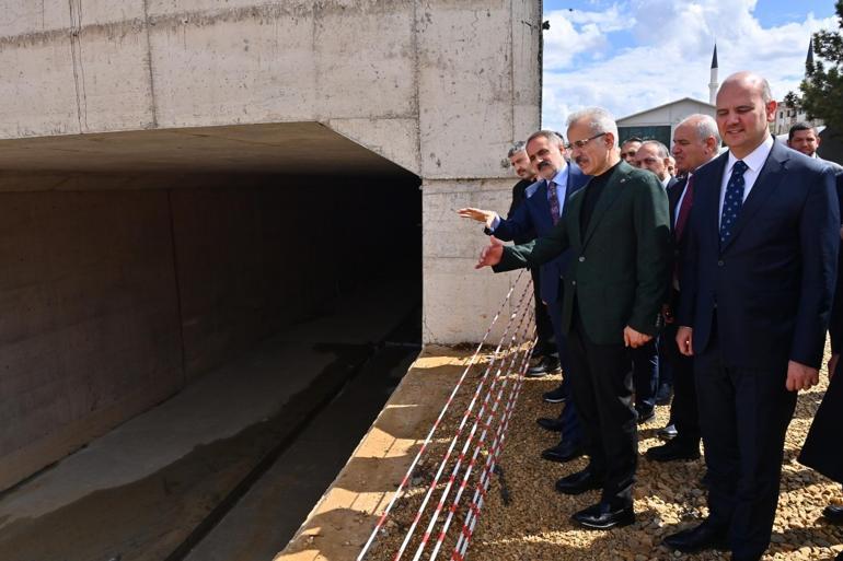 Ulaştırma ve Altyapı Bakanı Uraloğlu, Sincan OSB-Yenikent-Kazan Soda Demiryolu Projesi çalışmalarını inceledi