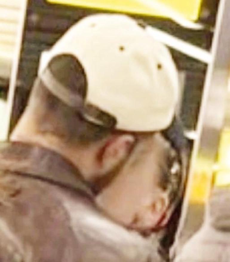 Serenay Sarıkaya ile Mert Demir aşka geldi