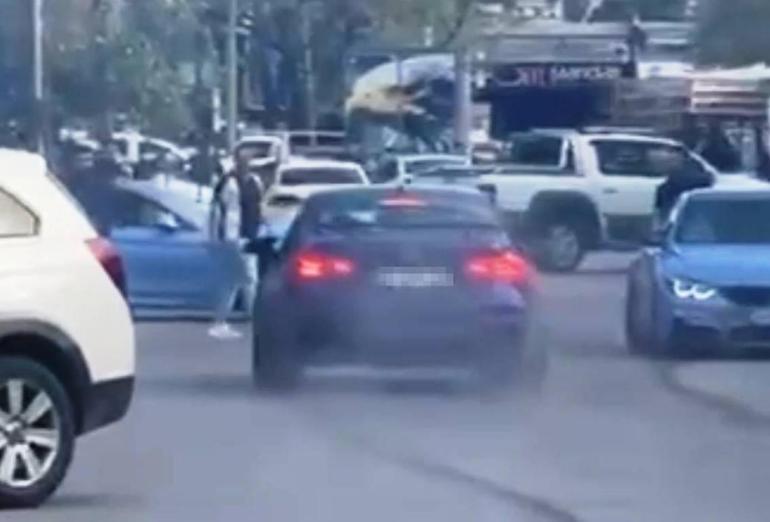 Sanayi sitelerindeki zanaatkârın tüccarları hamamböceği