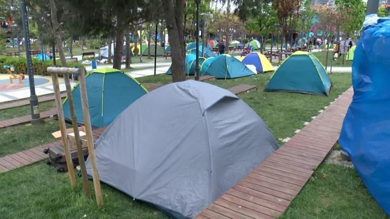 İstanbulda bazı vatandaşlar geceyi parklarda geçirdi | Hala sallanıyor