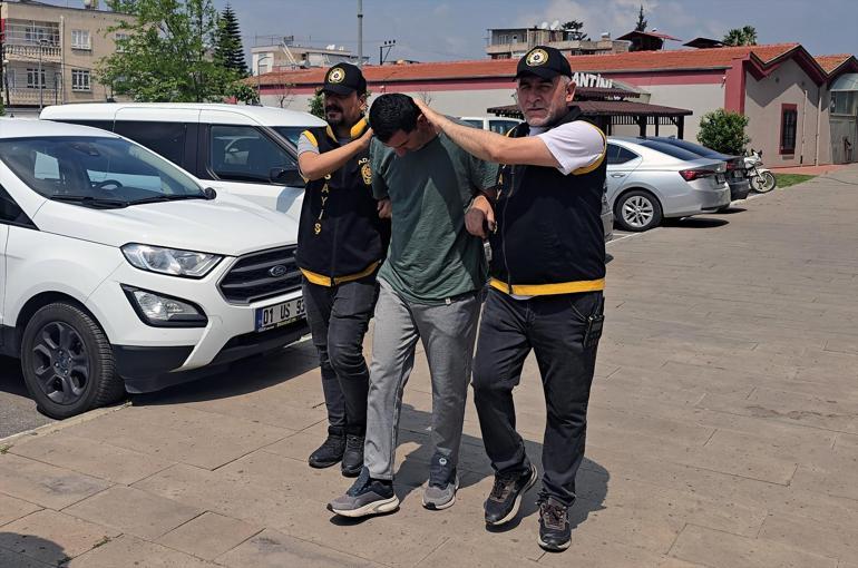 Davetli gibi düğüne gitti, takı töreninde paraları çalıp gelin ve damada su ikram etti