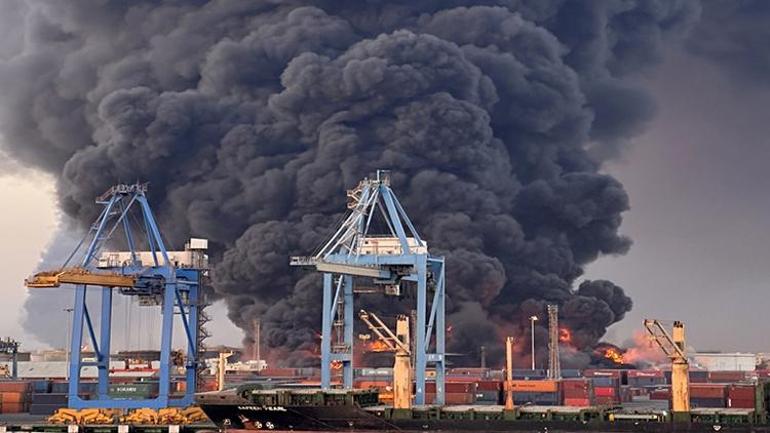 Port Sudanda arka arkaya patlamalar: İsyancılar saldırıya geçti, şehir alevler içinde kaldı