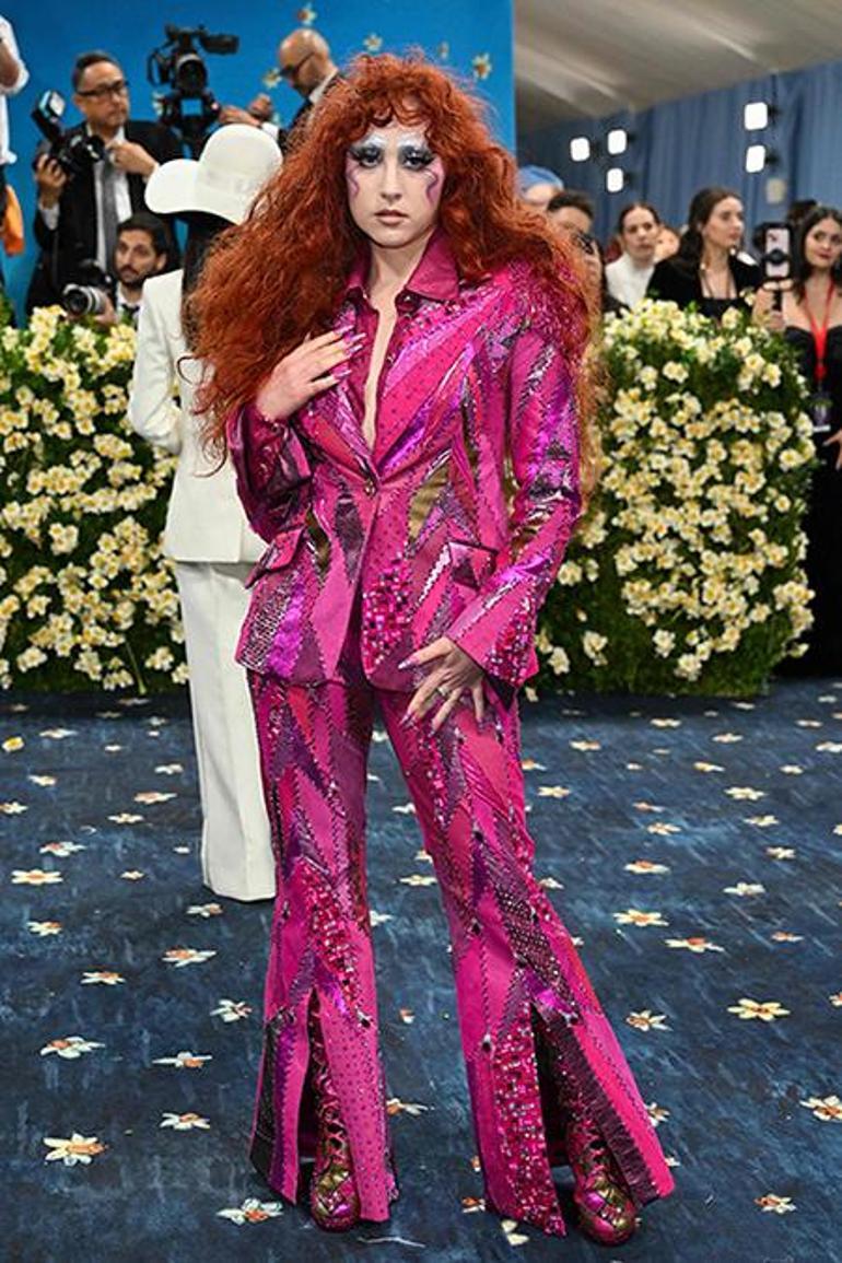 Met Gala 2025: Yılın davetinde sürpriz dolu unutulmaz anlar… Kırmızı halıya karnı burnunda gelenler, makyajsız çıkanlar ve aşkını ilan edenler