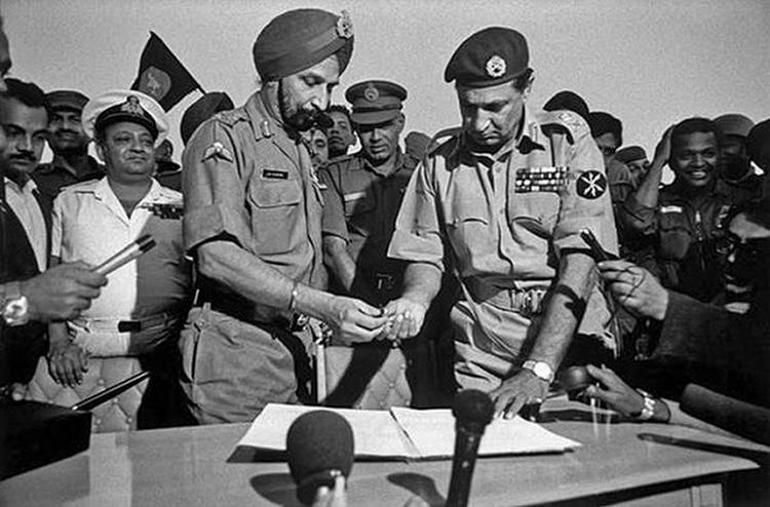 78 yıldır bitmeyen bir kriz: Hindistan ve Pakistan, Keşmir nedeniyle bir kez daha savaşın kıyısında | Keşmirin çatışmalarla dolu tarihi...
