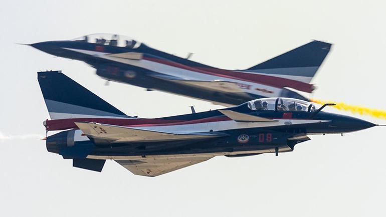 Hindistan-Pakistan gerilimi ile Çin savunma şirketlerinin hisseleri gaza bastı... Merakla beklenen savaş uçağı J-10 görücüye çıktı