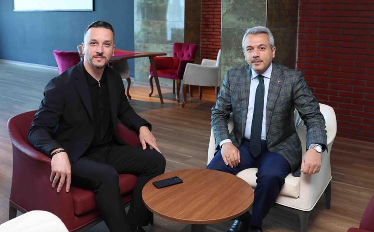 6 kıta 51 ülkeden insan Rizede çay içecek