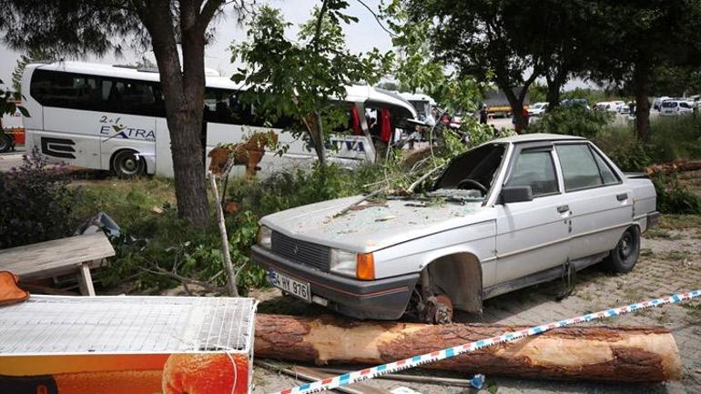 Son dakika... Çanakkale’de zincirleme kaza: 8 kişi hayatını kaybetti