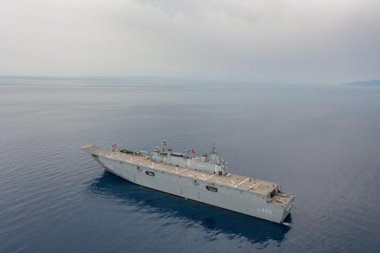 DENİZKURDU-2025 Tatbikatında Bayraktar TB3 gösterisi | TCG Anadoluya intikal, kara hedeflerine salvo atışı