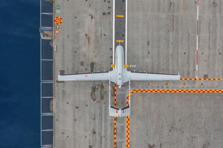 DENİZKURDU-2025 Tatbikatında Bayraktar TB3 gösterisi | TCG Anadoluya intikal, kara hedeflerine salvo atışı