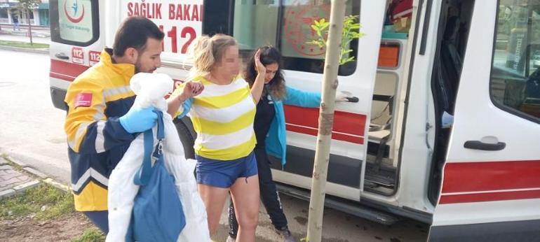 44 yaşındaki kadın otomobilden yol kenarına atıldı