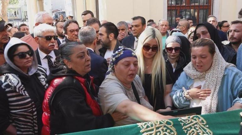 Darbukanı susturdun...Son sahnedesin Balık Ayhan son yolculuğuna uğurlandı