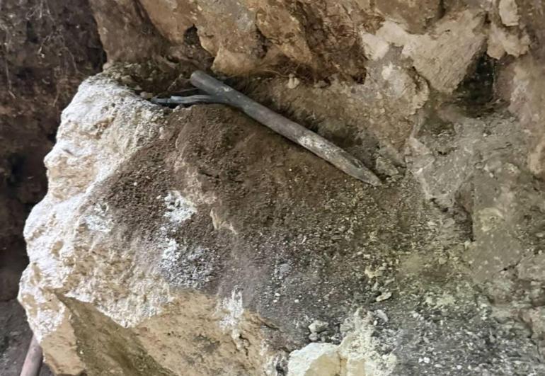 Bu sefer adres İstanbul Ormanda kazı yapıp bulmuşlar... Jandarma 4 kişiyi suçüstü yakaladı