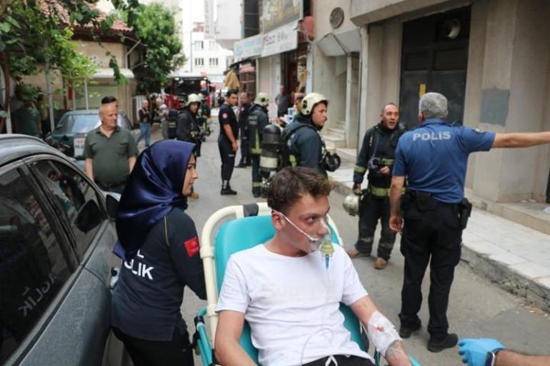  3 kişiyi mahalleli kurtardı