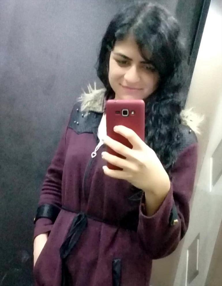  Çay kaşığını boğazına batırdım