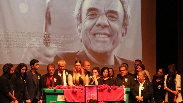 Ali Özgentürke veda... Babasına son kez baktı...