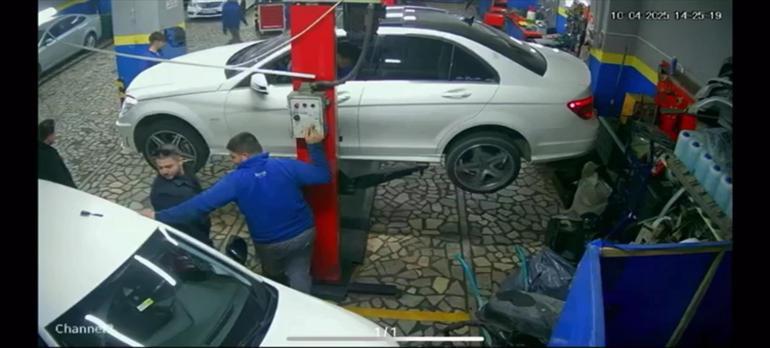Beykozda tamirhanede feci ölüm 2,5 tonluk araç üzerine düştü