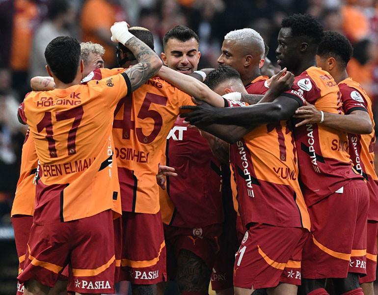 Galatasaray’ın yükselen gücü Okan Buruk ‘Bu gidişle dördüncü de gelir, beşinci de’, ‘Oyuncudan önce oyun transferi yapması gerekiyor’