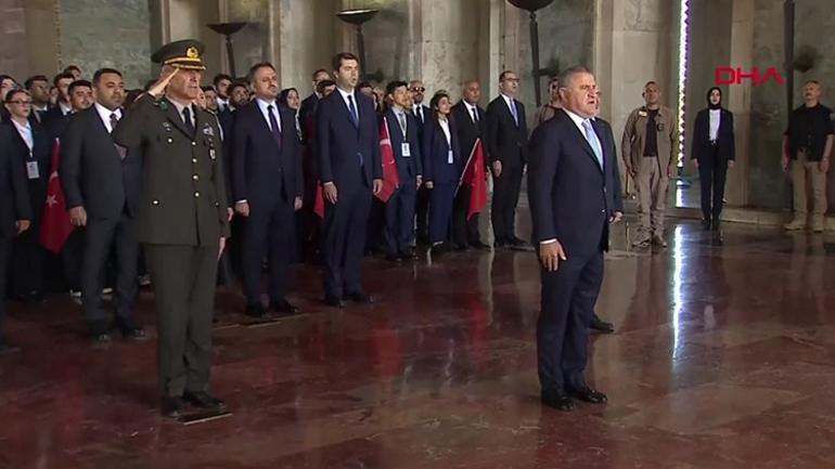 19 Mayıs Atatürkü Anma, Gençlik ve Spor Bayramı kutlanıyor... Bakan Bak Anıtkabir’de