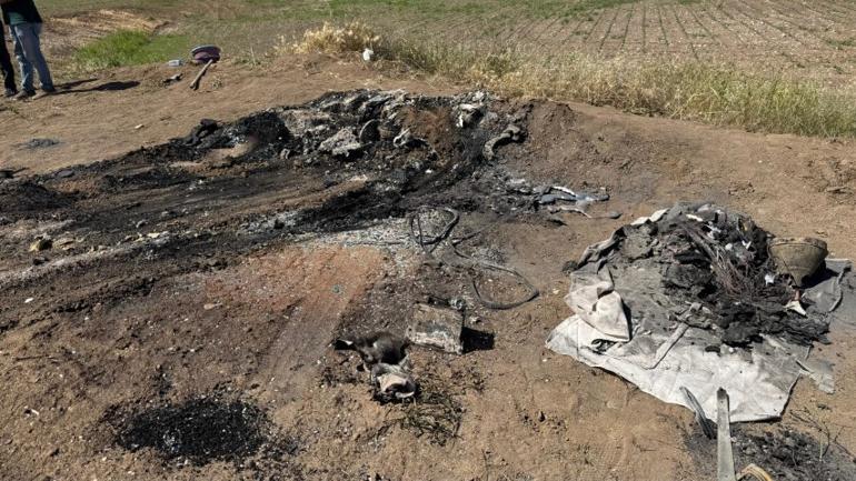 Baba ile oğlunun korkunç ölümü Ellerini bağlı şekilde koyup aracı yakmışlar