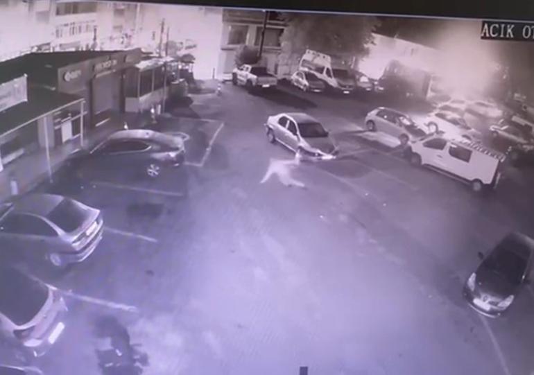  Fenalaşıp yere düştü, üzerinden otomobil geçti
