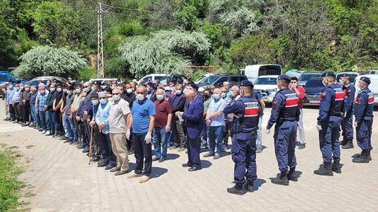 Kene kabusu geri döndü 1,5 yaşındaki Metehan KKKA kurbanı oldu... Cenazede herkes maske taktı