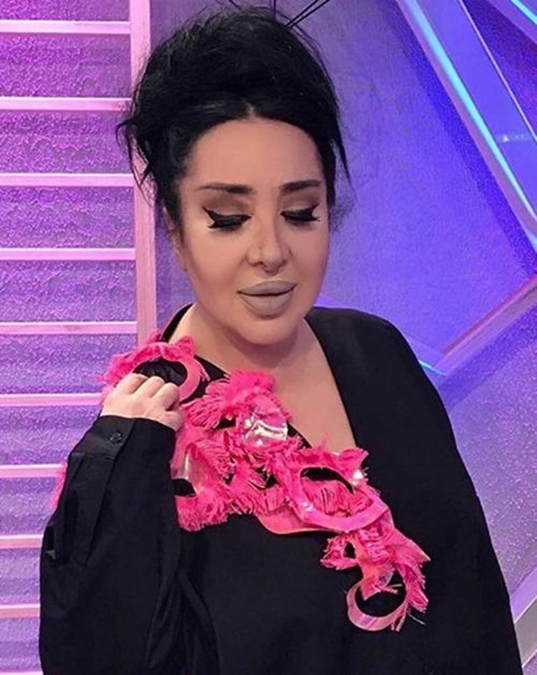 Her şey Paristen gelen bir bavulla başlamıştı... Dikişçi hayata tutunsaydı, yeni yaşını kutlayacaktı