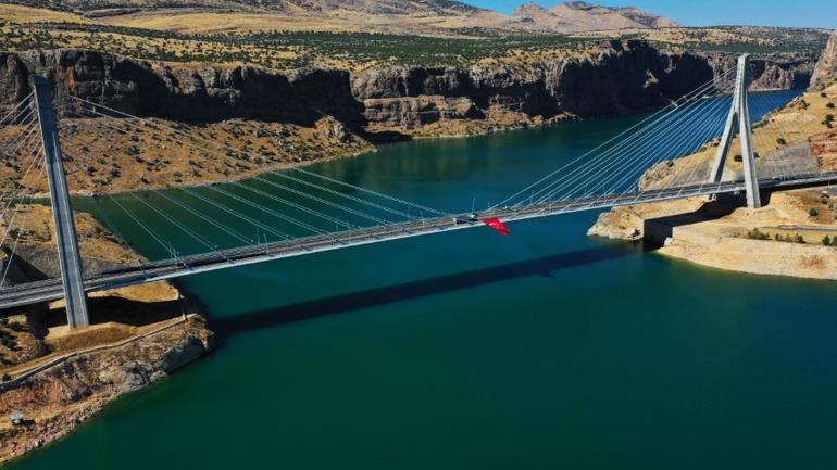 Doğunun boğaz köprüsü 10 yaşında Bakan Uraloğlu: 3,3 milyar lira tasarruf sağladık