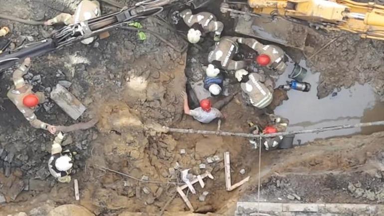 Bayrampaşada göçük altında kalan işçi kurtarıldı