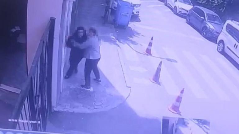 Üsküdarda lisede dehşet Okul tuvaletinde arkadaşını bıçakladı