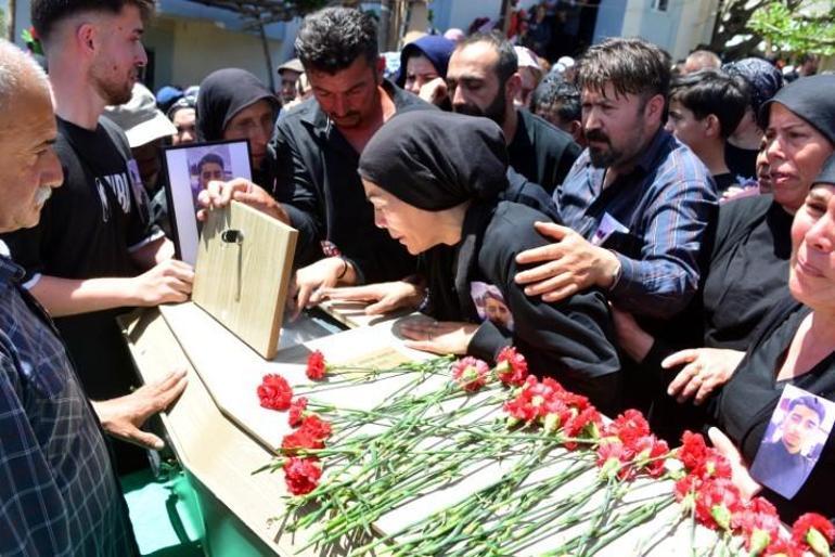 17 yaşındaki Hasan Fransada baltayla katledildi Memleketi yasa boğuldu... Acılı anneden yürek yakan sözler
