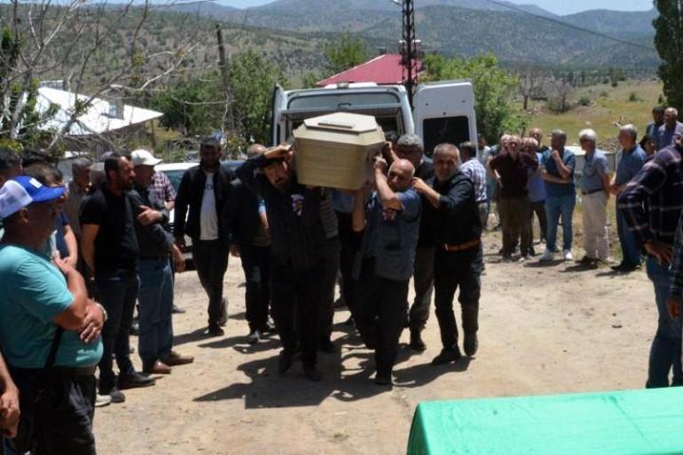 17 yaşındaki Hasan Fransada baltayla katledildi Memleketi yasa boğuldu... Acılı anneden yürek yakan sözler