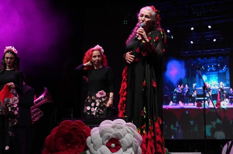 Festival açılışı Suzan Kardeş’ten