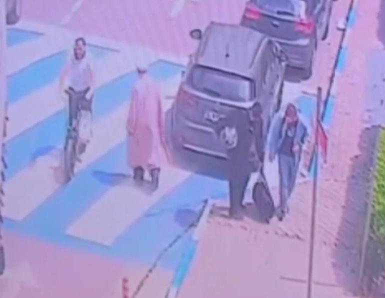 İstanbulda bankadan çıkan iş insanına büyük şok Elindeki para dolu çantayı alıp kaçtılar