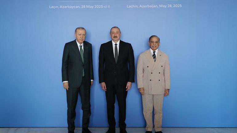 Azerbaycanda üçlü zirve... Cumhurbaşkanı Erdoğan: Kalıcı barış için katkıya hazırız