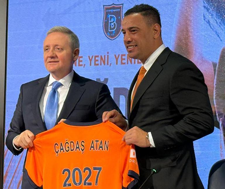 Başakşehir, Çağdaş Atanın sözleşmesini uzattı